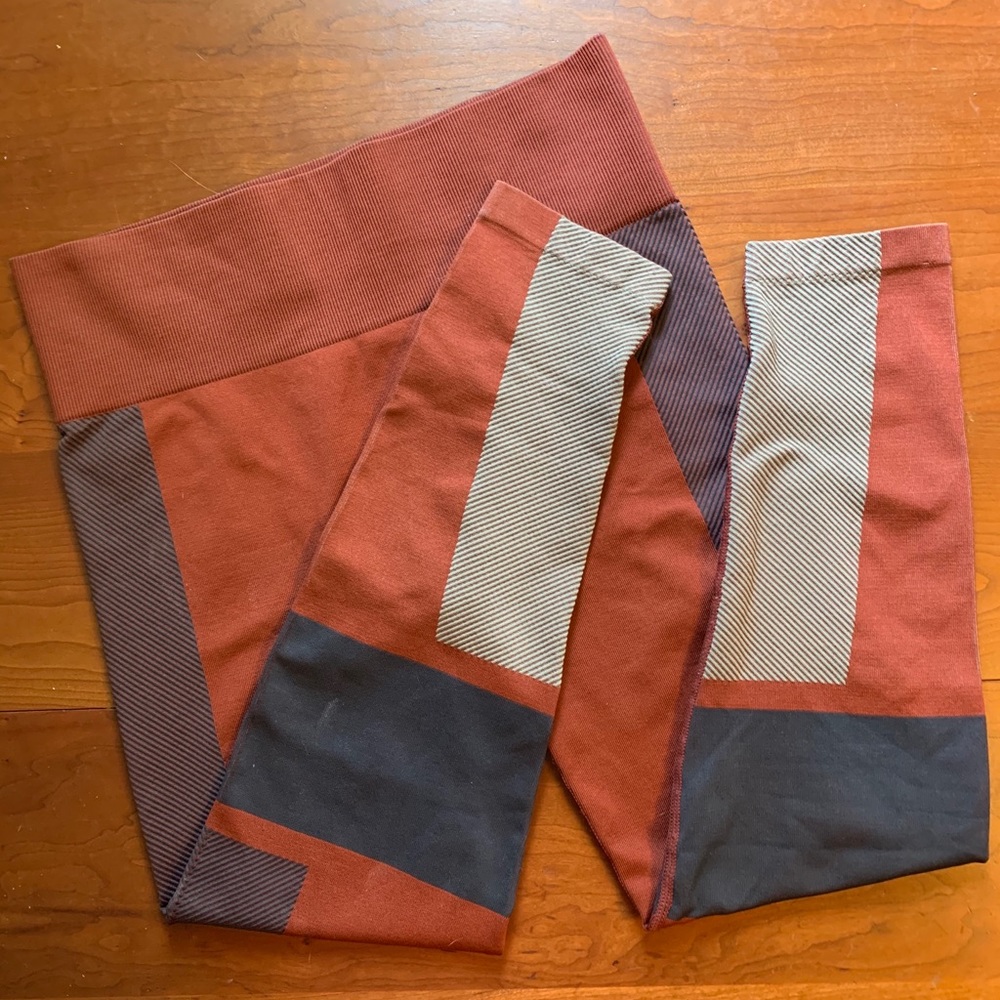 XL Joy Lab leggings - beautiful rust color design!